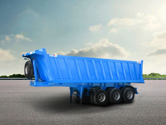 La semi-remorque benne TP est parfaitement adapt&eacute;e aux chantiers de travaux publics pour le transport de divers mat&eacute;riaux en vrac solide (sable, gravier